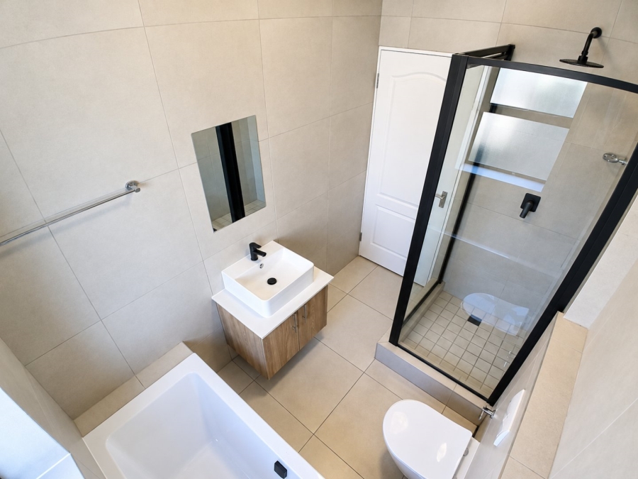 To Let 3 Bedroom Property for Rent in Sandown Western Cape